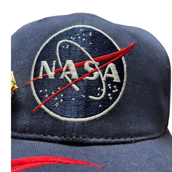 NASA Kennedy Space Center Embroidered Hat/Cap with Shuttle Pin Adjustable - Picture 2 of 7